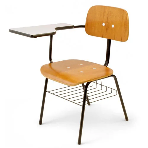 Cadeira universitária em madeira com braço-mesa e porta-livros